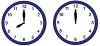 8 bis 12 Uhr Uhr (08:00 - 12:00 Uhr) mit blauem Rahmen (leichte Sprache)